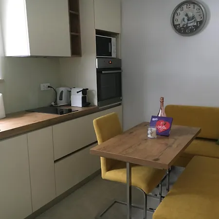 アパート Leneda With Pool *