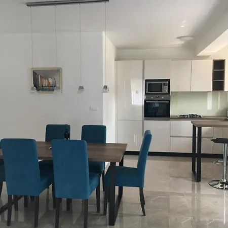 Leneda With Pool * プーラ