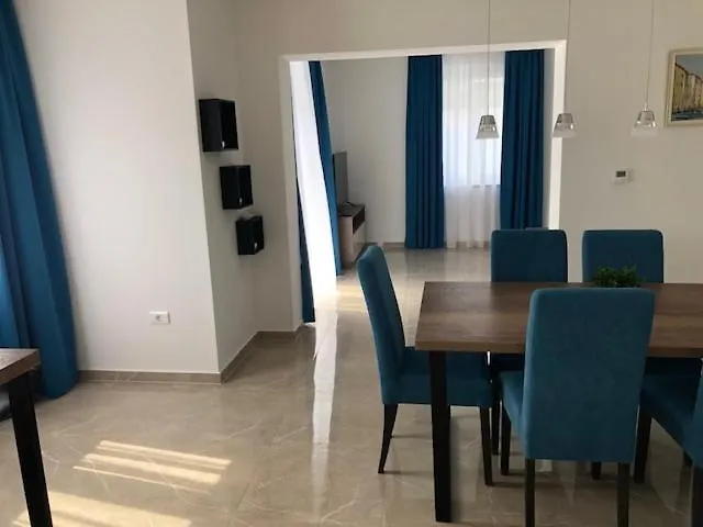 Leneda With Pool Pola