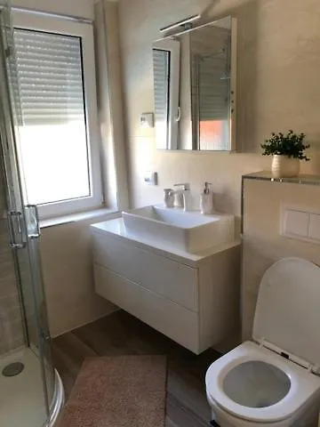 Appartement Leneda With Pool Pula