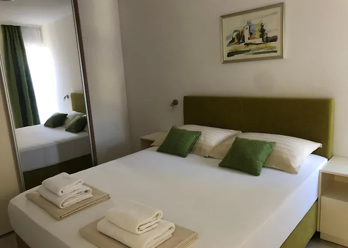 Leneda With Pool * Pola